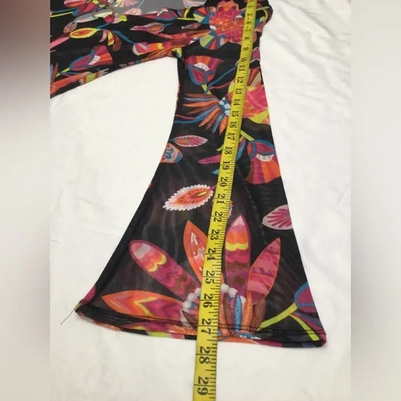 Trina Turk Vibrant Floral coverups - Picture 5 of 12